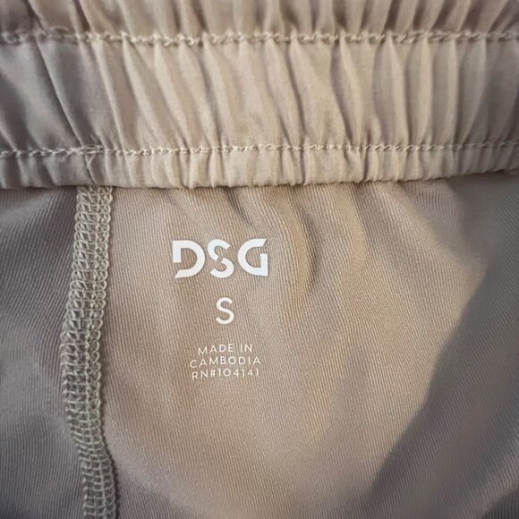 DSG Women's Mid-Rise Stride Skort, Small, Beige - Picture 6 of 9